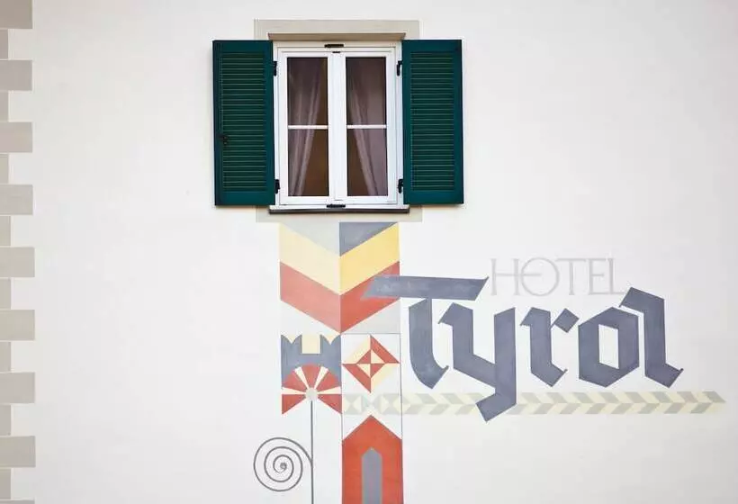ホテル Tyrol
