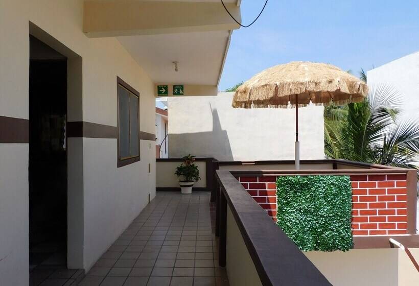 Отель Casa De Huespedes Nayomi By Rotamundos