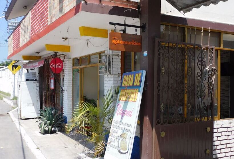 Отель Casa De Huespedes Nayomi By Rotamundos