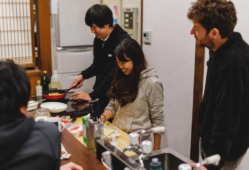 פנסיון Couch Potato Hostel Vacation Stay 88233