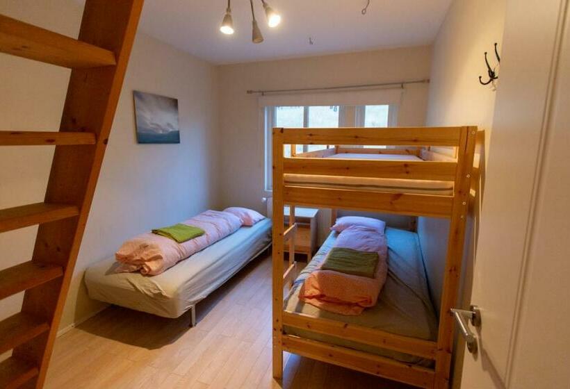پانسیون Hvammur 2 Guesthouse Red House