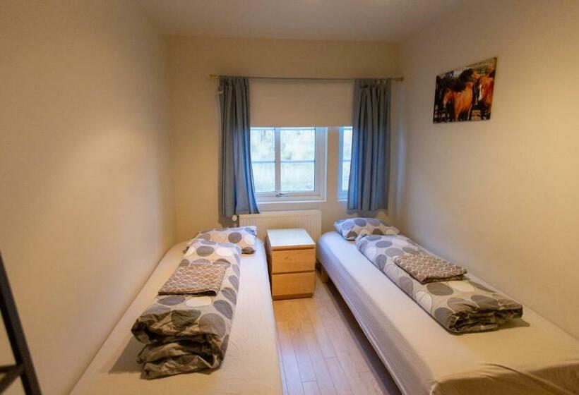پانسیون Hvammur 2 Guesthouse Red House