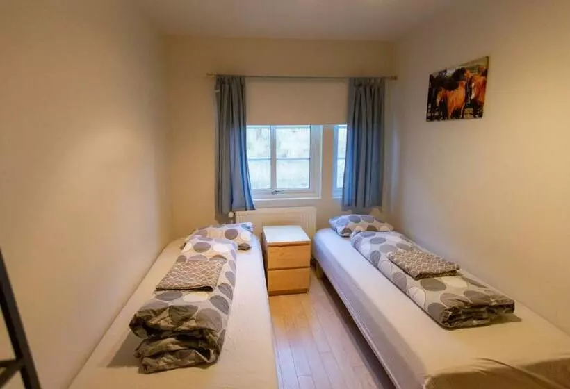 پانسیون Hvammur 2 Guesthouse Red House
