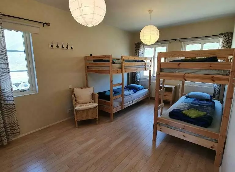 پانسیون Hvammur 2 Guesthouse Red House