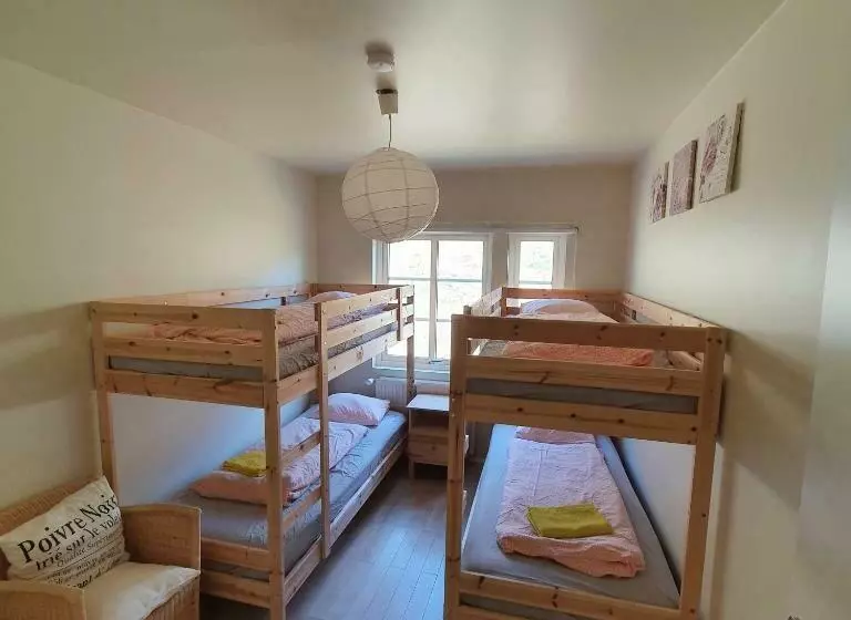 پانسیون Hvammur 2 Guesthouse Red House