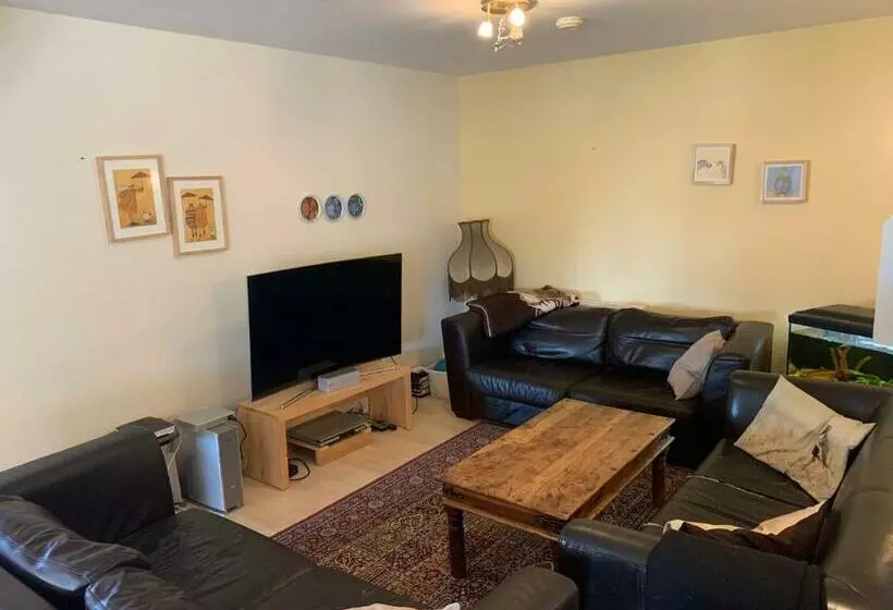 پانسیون Hvammur 2 Guesthouse Red House