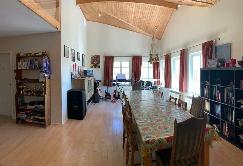 پانسیون Hvammur 2 Guesthouse Red House