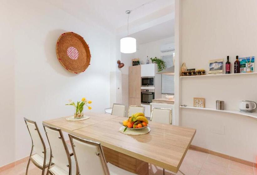 تختخواب و صبحانه Montellino S Suite Oro