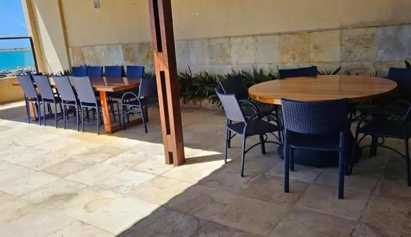 Flat Simples Na Praia De Iracema