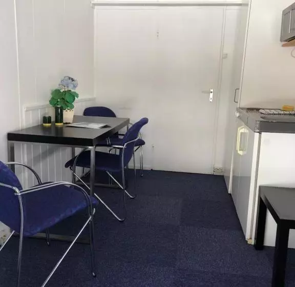 Kapselihotelli Rena Hostel Einara