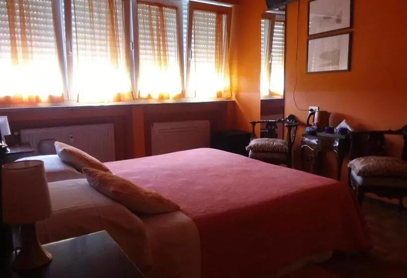 Aamiaismajoitus (B&B) Orange House