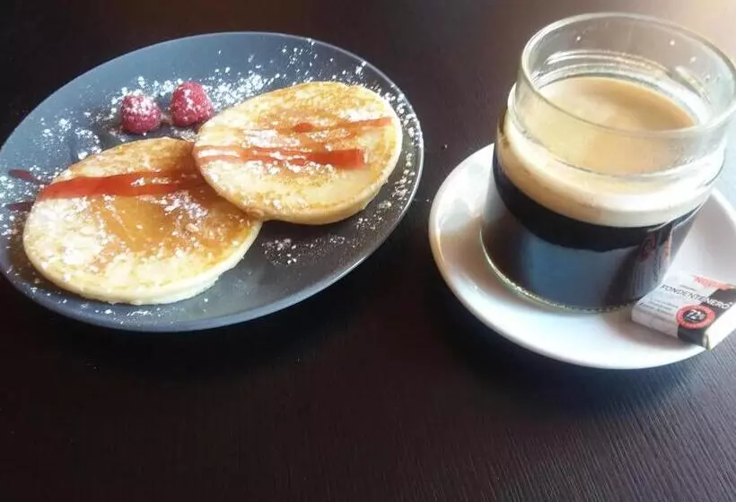 Aamiaismajoitus (B&B) Orange House