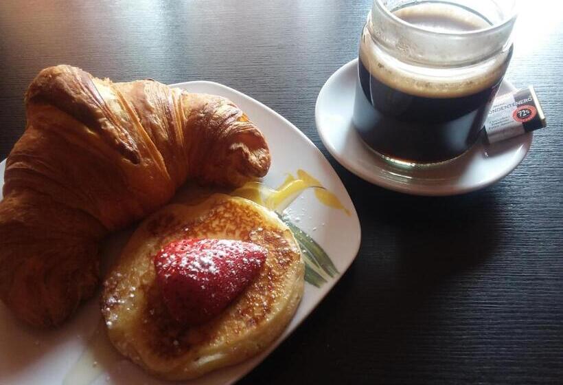 ベッドアンドブレックファースト Orange House