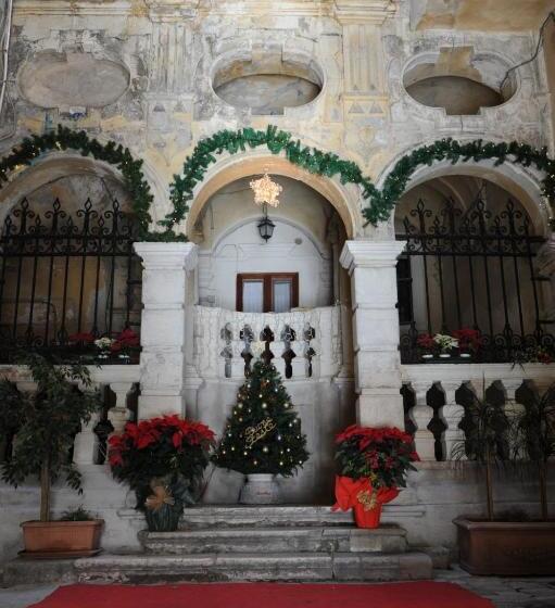 تختخواب و صبحانه Sister Residence Rooms