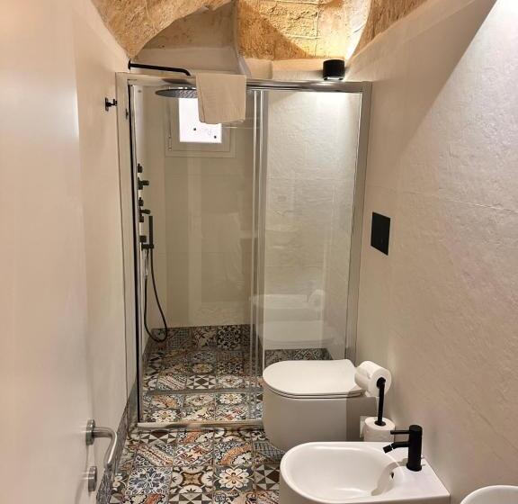 تختخواب و صبحانه Sister Residence Rooms