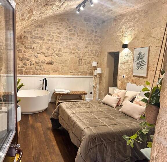 تختخواب و صبحانه Sister Residence Rooms