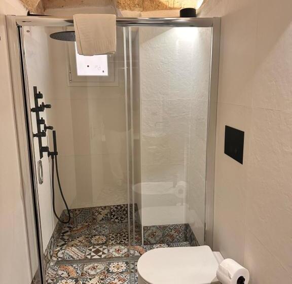 تختخواب و صبحانه Sister Residence Rooms