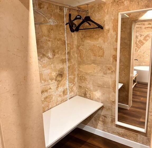 تختخواب و صبحانه Sister Residence Rooms