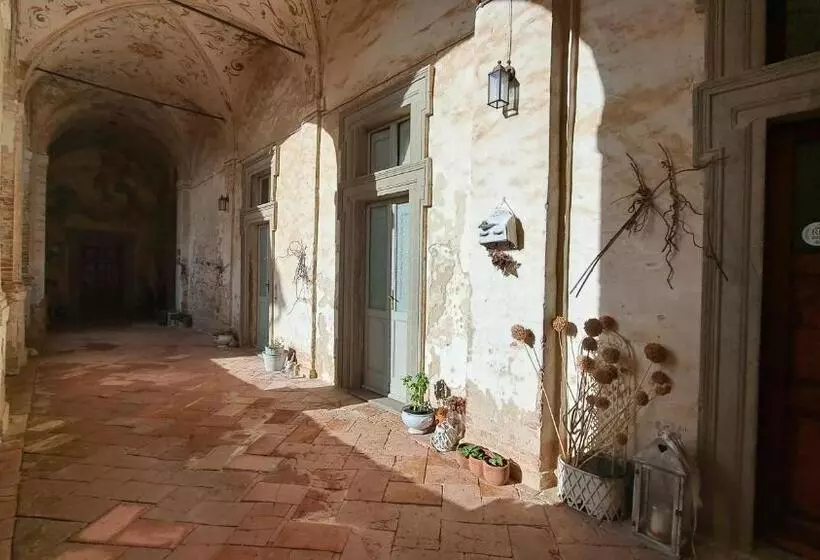 Hotelli Agriturismo Abbazia Sette Frati A Casa Di Sara