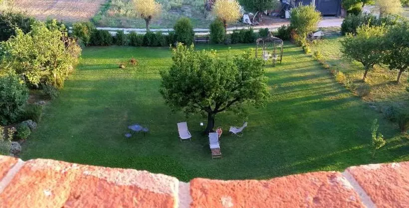 Hotelli Agriturismo Abbazia Sette Frati A Casa Di Sara