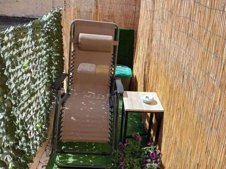 پانسیون Bb Chic Room With Shared Bathroom In The City