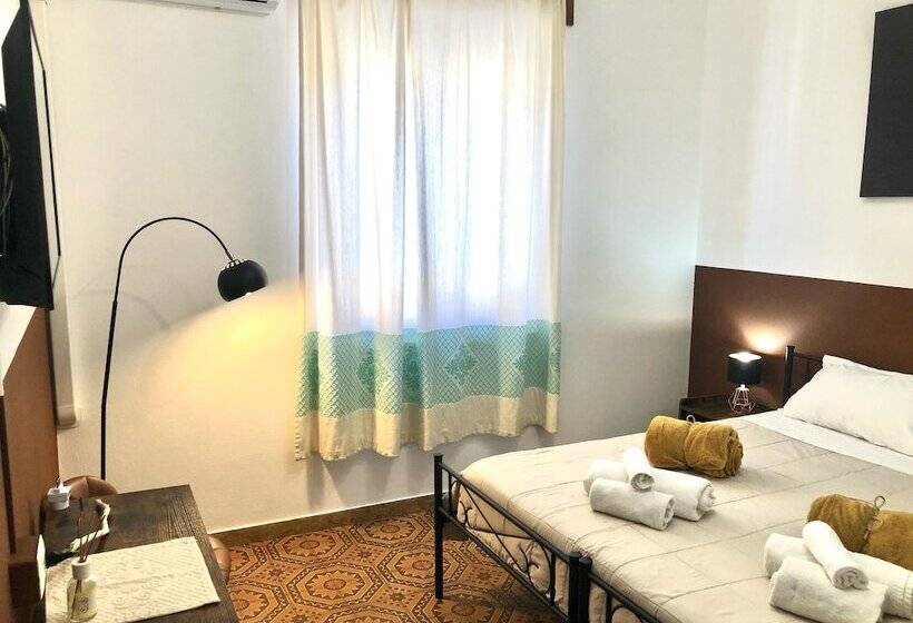 Panzió Bb Chic Room With Shared Bathroom In The City