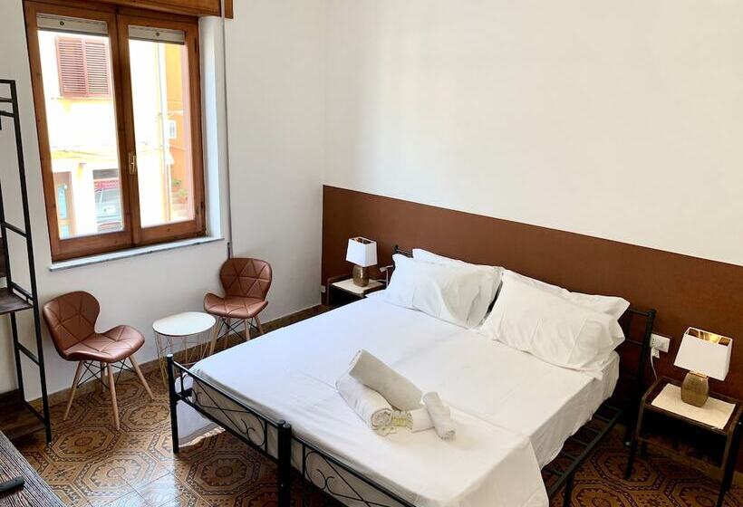 Pensjonat Bb Chic Room With Shared Bathroom In The City