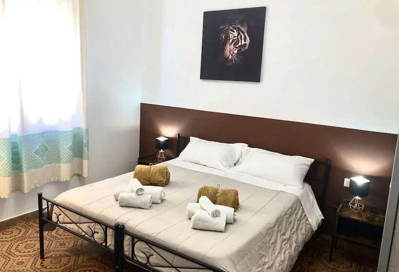 پانسیون Bb Chic Room With Shared Bathroom In The City