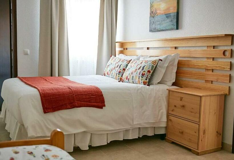 פנסיון Surf House Helena