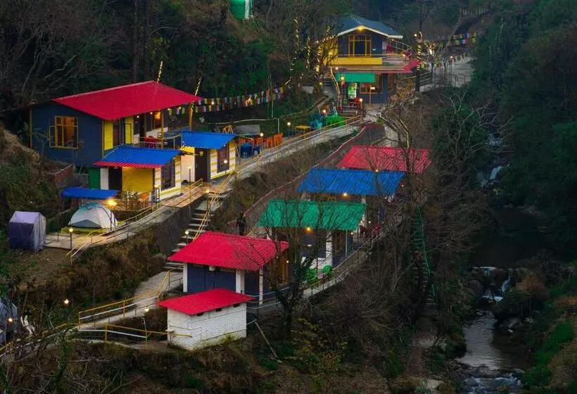 The Hosteller Mussoorie By The Streamside, Kempty