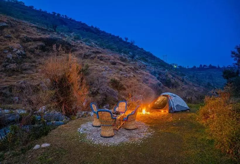 The Hosteller Mussoorie By The Streamside, Kempty