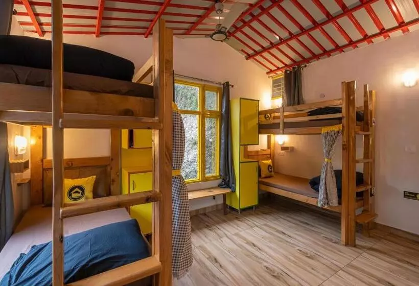The Hosteller Mussoorie By The Streamside, Kempty