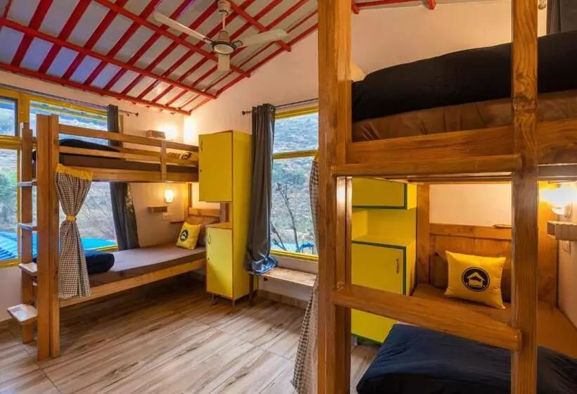 The Hosteller Mussoorie By The Streamside, Kempty
