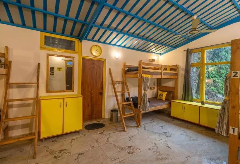 The Hosteller Mussoorie By The Streamside, Kempty