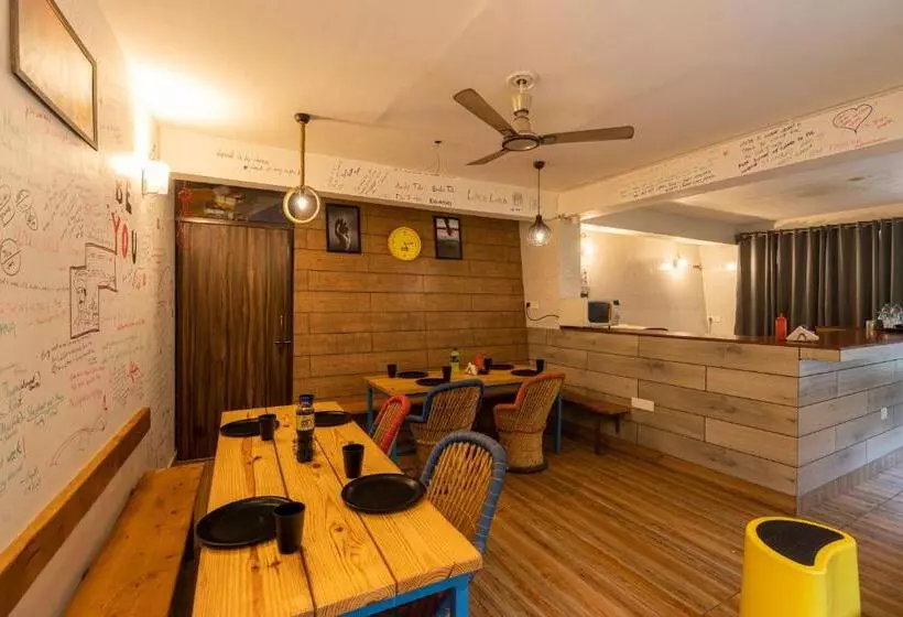 The Hosteller Mussoorie By The Streamside, Kempty