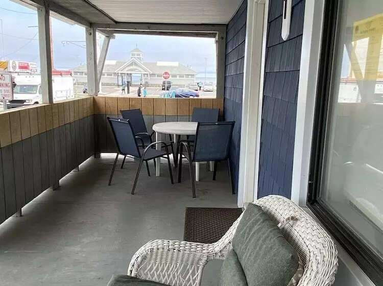 Nautical Motel