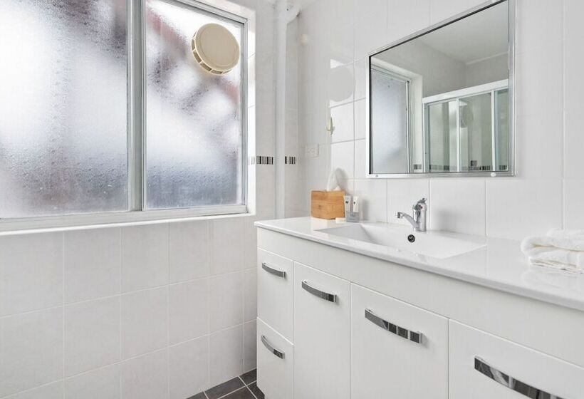 מוטל Batemans Bay Lodge