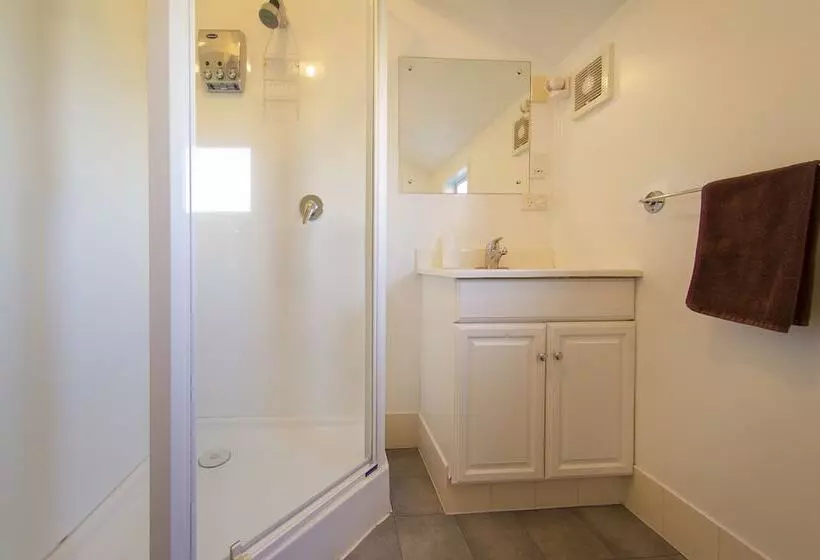 汽车旅馆 Albert Number 6