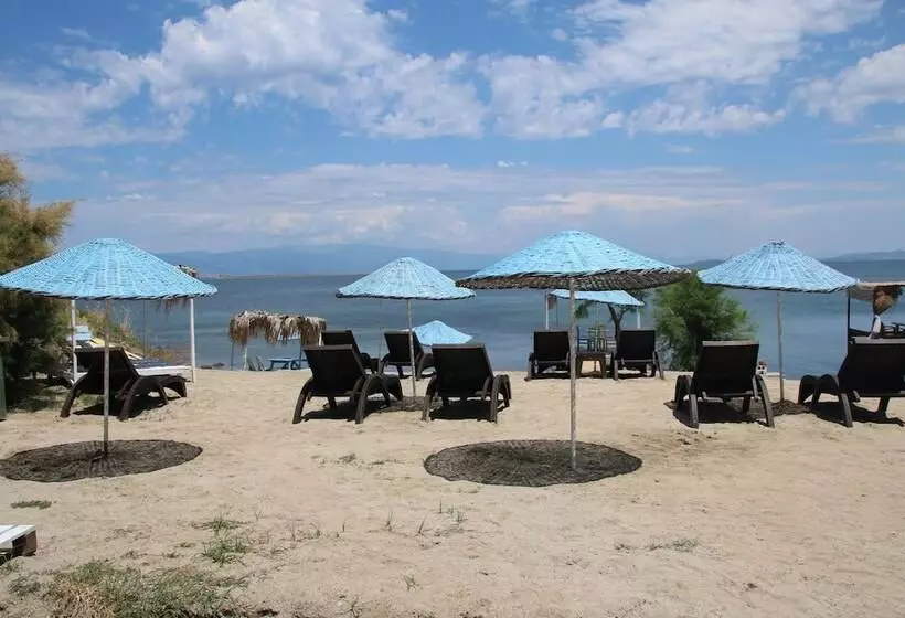 Cundavilla Hotel & Suites