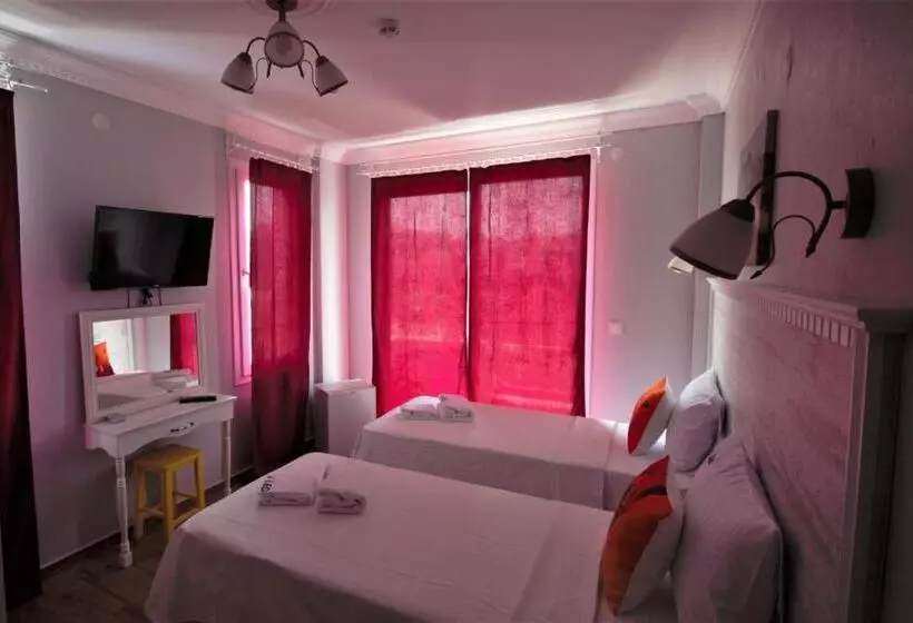 Cundavilla Hotel & Suites