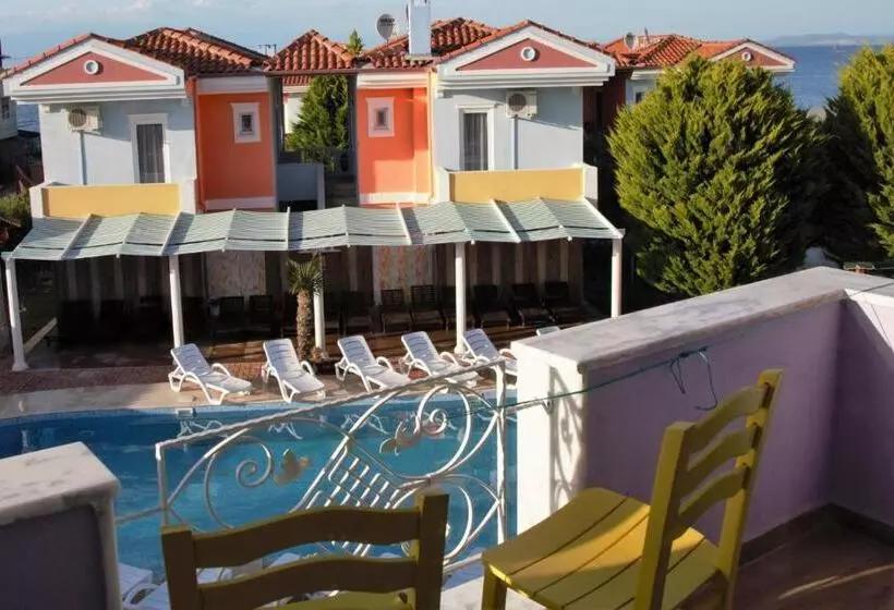 Cundavilla Hotel & Suites