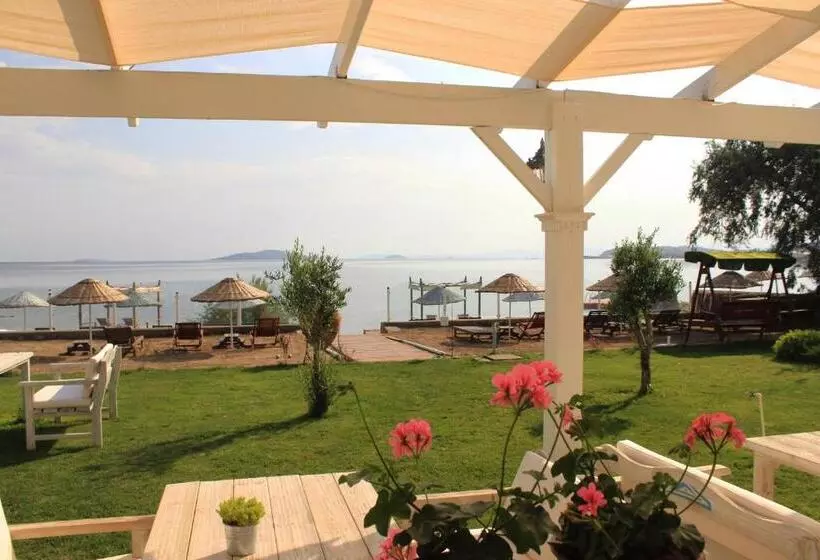 Cundavilla Hotel & Suites