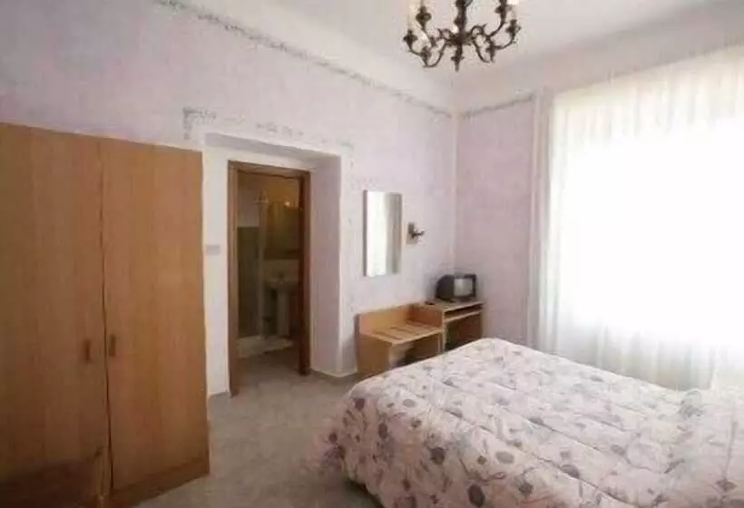 호텔 Albergo Ristorante Turchino