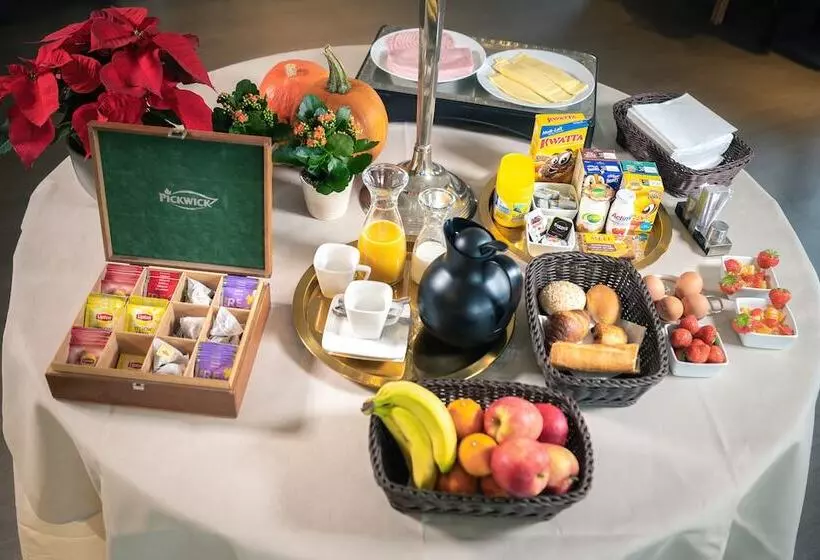 Отель Anna's Place