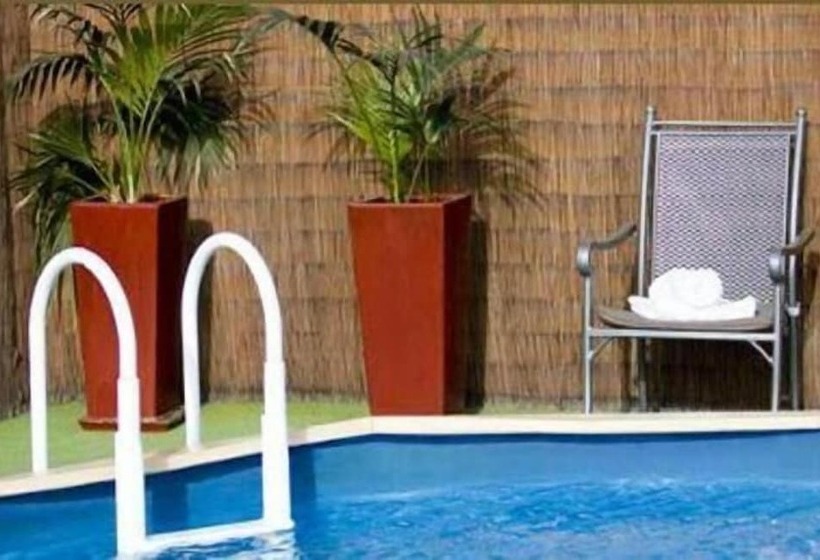 בית מלון כפרי Beechworth Carriage Motor Inn