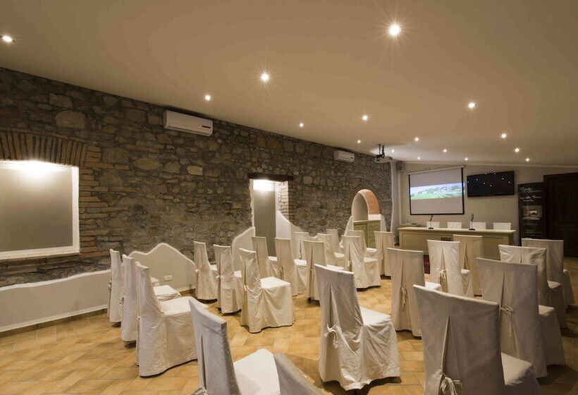 هتل Borgo San Faustino Country Relais And Spa