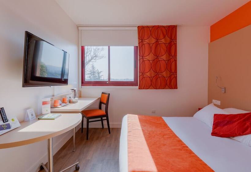 Отель De L Isle  L Isle D Abeau