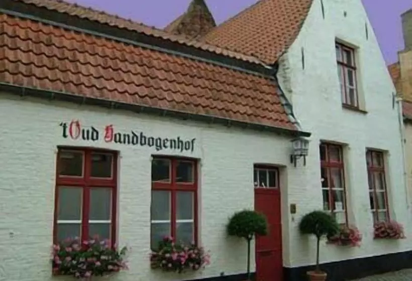 Hotel Gillis Eight By Romy&travis