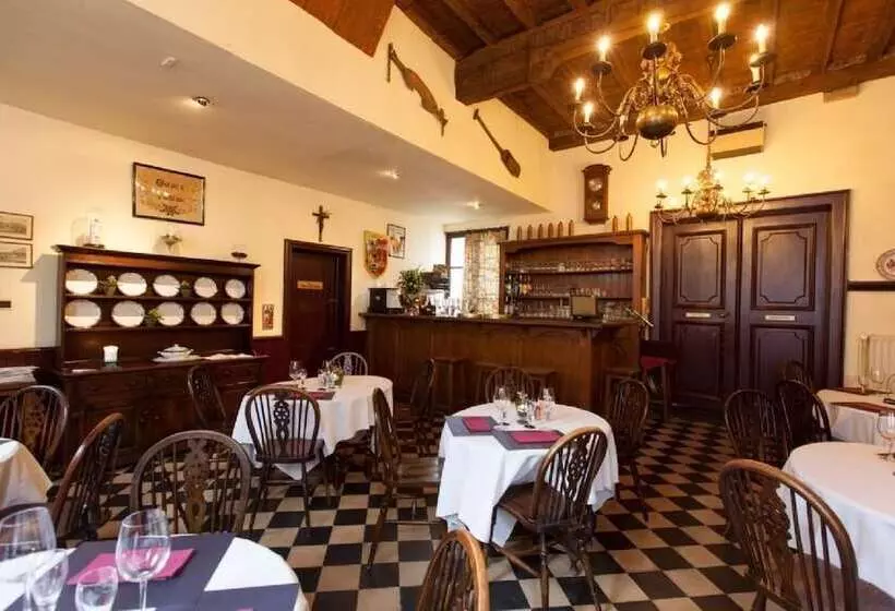 Hotel Gillis Eight By Romy&travis