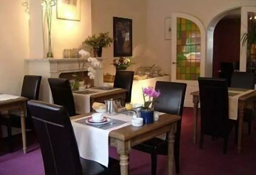 Hotel Gillis Eight By Romy&travis